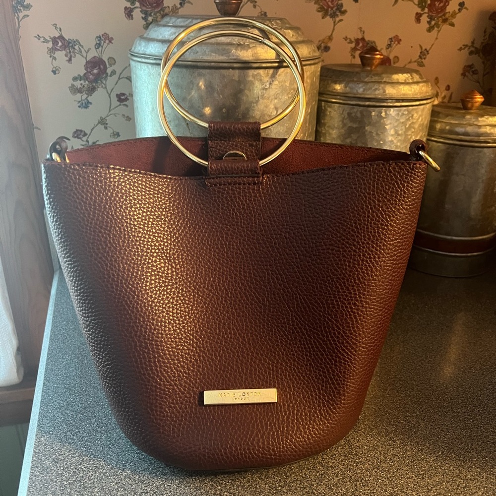 Bucket bag. Vegan leather